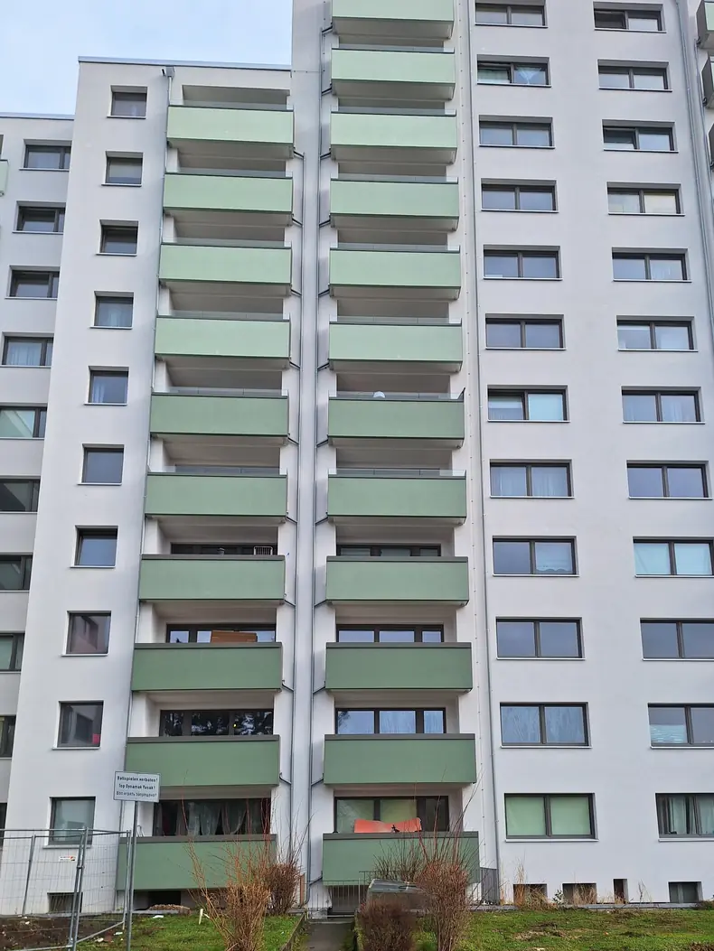 http://Energetisch%20modernisierte%20Wohnanlage%20mit%20neuer%20Fassadengestaltung%20und%20Balkonsanierung%20in%20Wesseling.