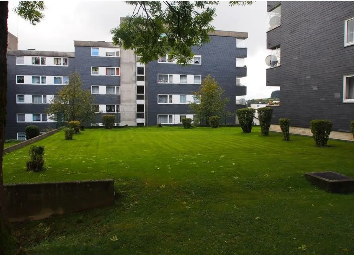 Grünflächen und Freiräume innerhalb der Wohnanlage Meiseneck Taubenweg in Gummersbach