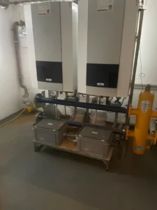 Heizungszentrale mit Kaskadenanlage der Wohnanlage Meiseneck Taubenweg in Gummersbach